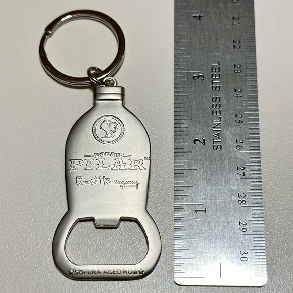 Papa’s Pilar Ernest Hemingway Rum Keychain Bottle Opener Key West - Picture 3 of 4